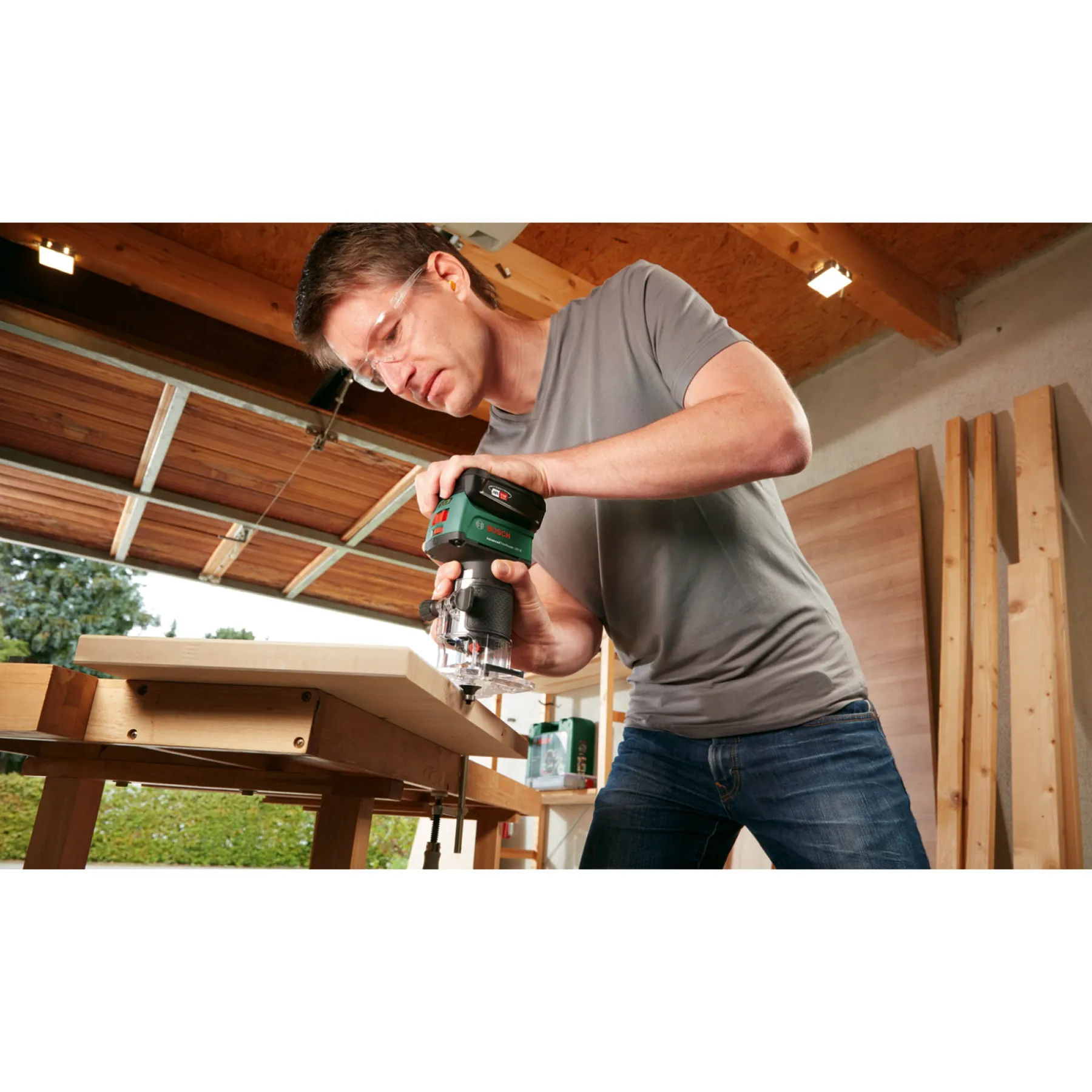 Fræsere & Høvle ^ Bosch ADVANCEDTRIMROUTER 18V-8 KANTFRÆSER AKKU