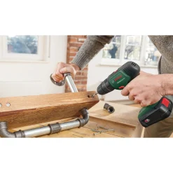 Bore- & Skruemaskiner ^ Bosch UNIVERSAL IMPACT 18V SLAGBOREMASKINE AKKU MED BATTERI OG LADER