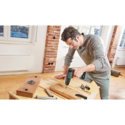 Bore- & Skruemaskiner ^ Bosch UNIVERSAL IMPACT 18V SLAGBOREMASKINE AKKU MED BATTERI OG LADER