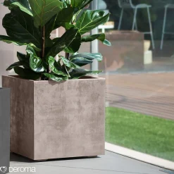 Havekrukker ^ Deroma MILLENIUM 208-622 PLANTEKASSE PLASTIK SANDSTEN 39X39X39 CM