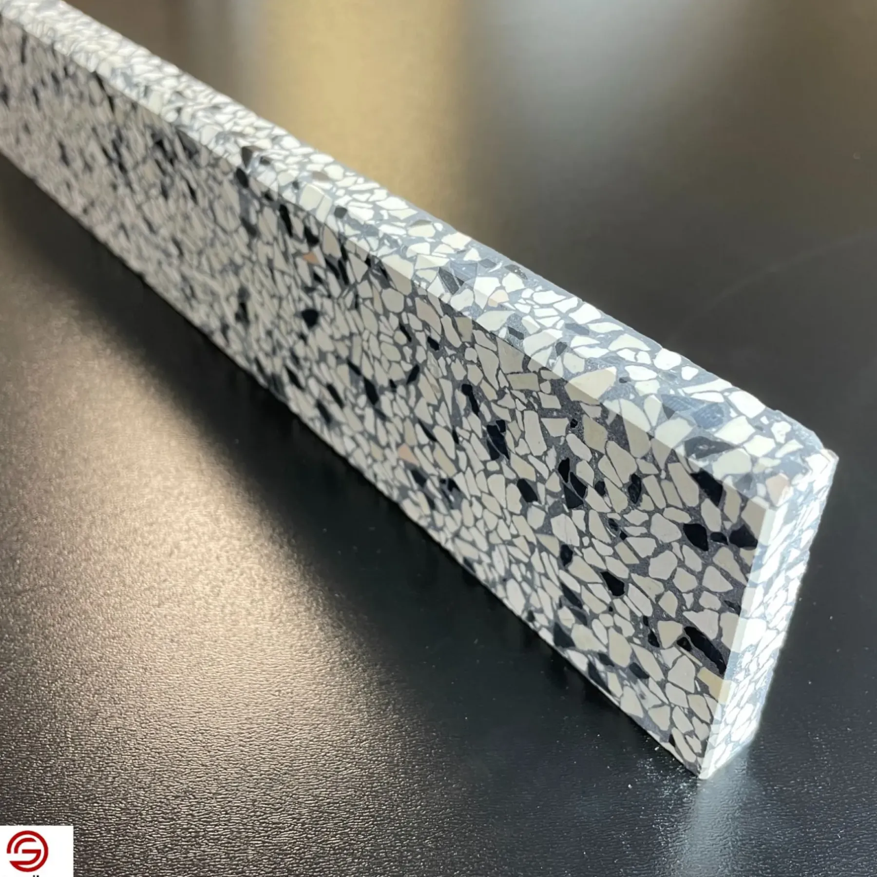 Terrazzo Fliser ^ Granit.dk AMSTERDAM TERRAZZOSOKKEL 7,5X40