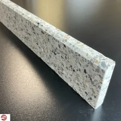 SAN FRANCISCO TERRAZZOSOKKEL 7,5X40>Granit.dk Best