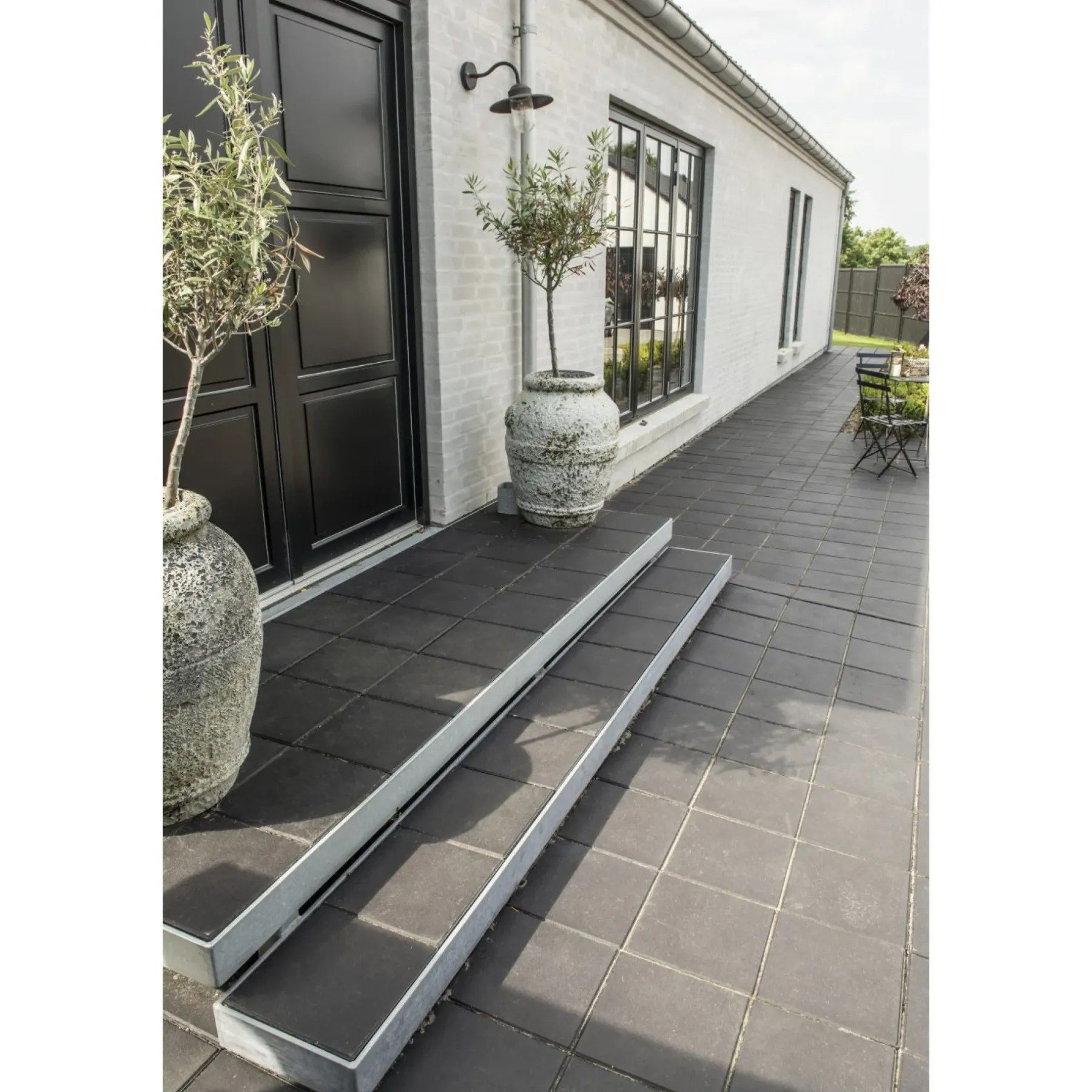 Havefliser ^ IBF SORT PLUS HAVEFLISE 6 X 30 X 30 CM SORT