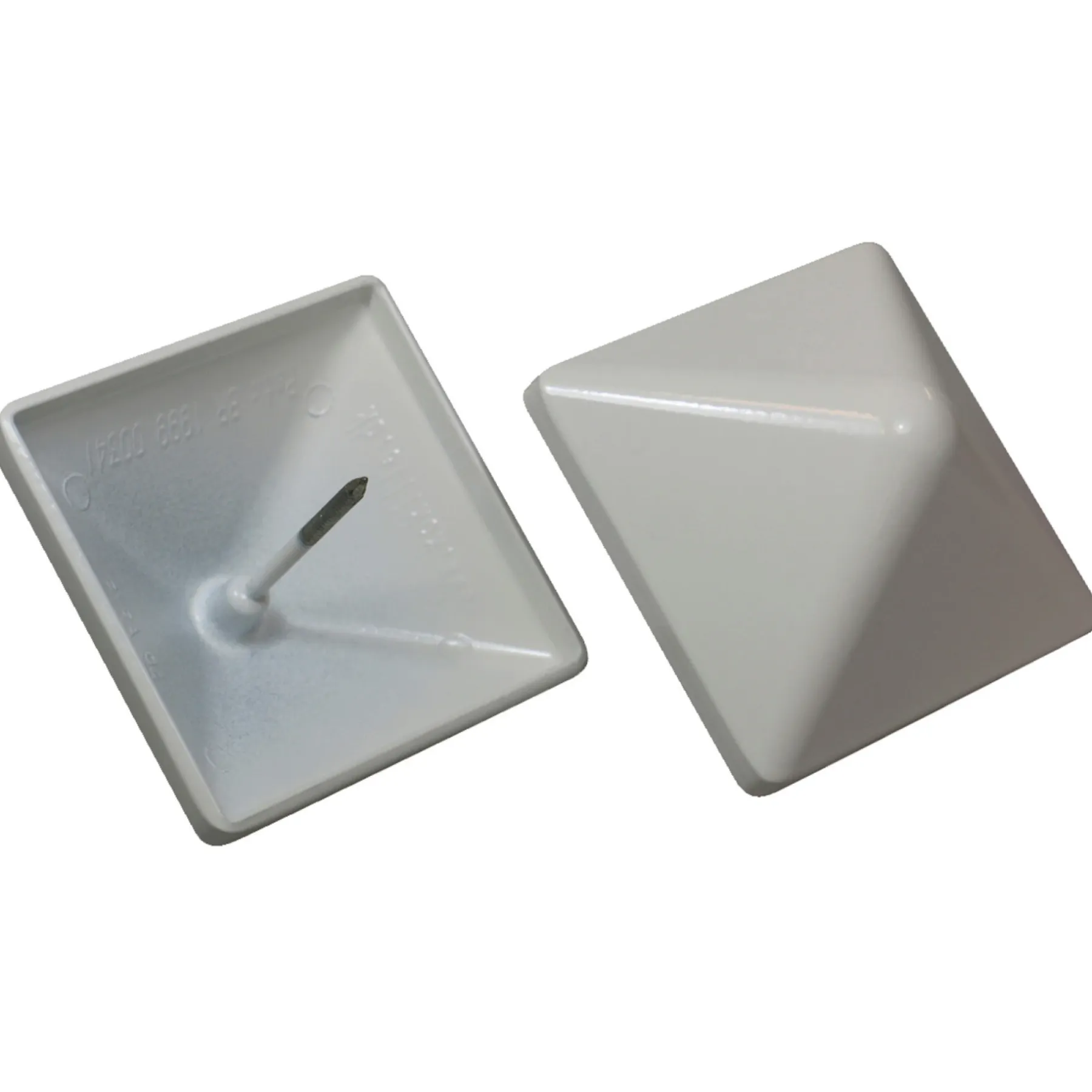 Stolper & Pæle ^ Kokille PYRA 94 STOLPEHAT ALUMINIUM HVID 94 X 94 MM