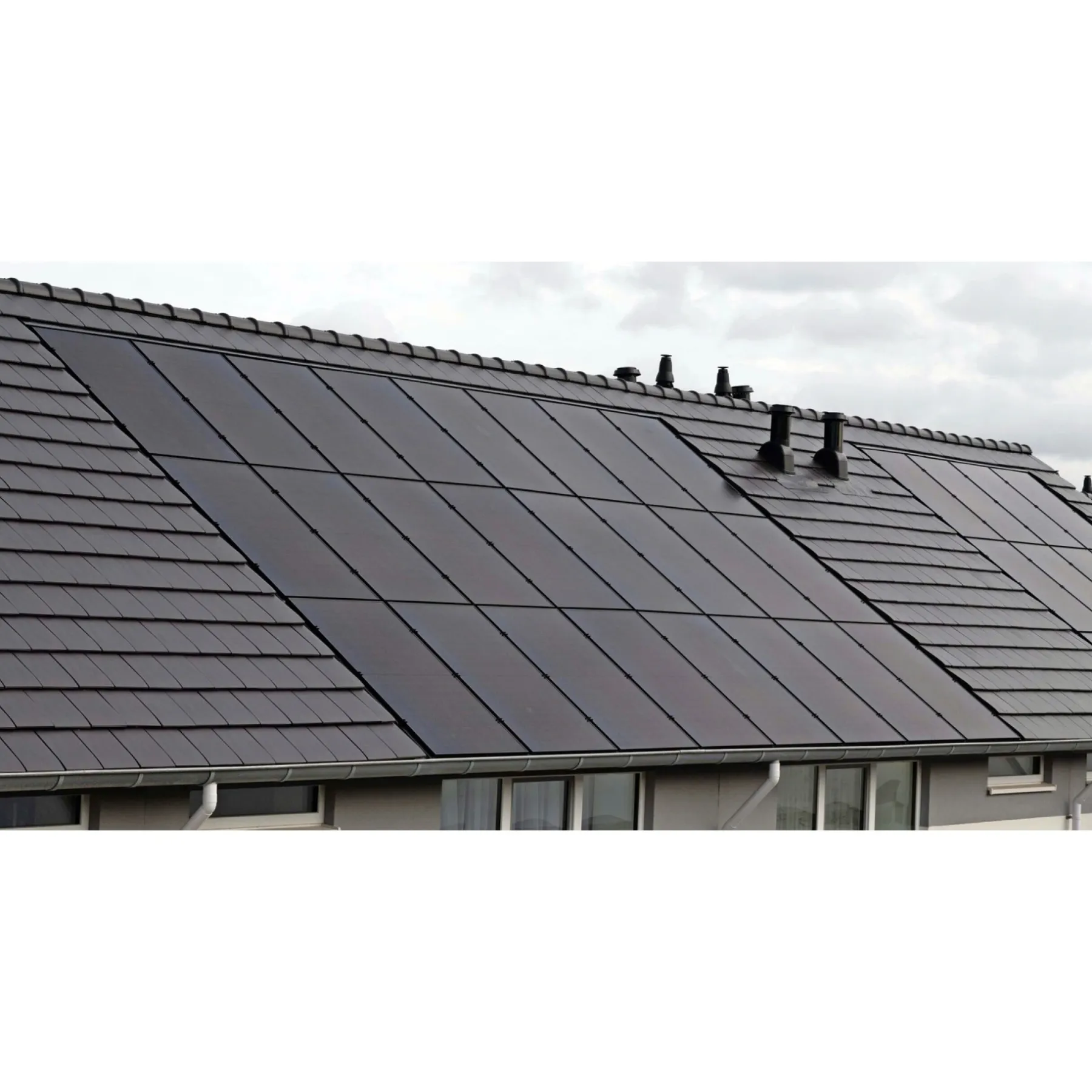 Solcelletag ^ Komproment IN ROOF GSE 4,92 KW SOLCELLETAG SORT GLAS