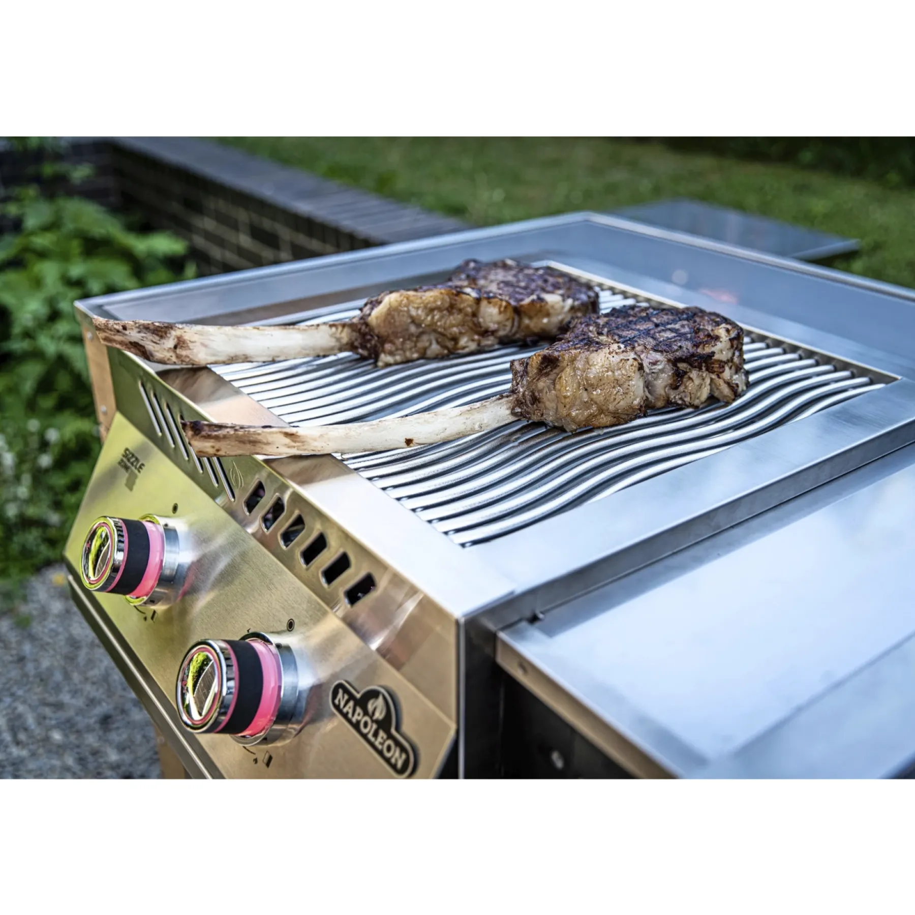 Gasgrill ^ Napoleon BUILT-IN 700 18" DOBBELT SIZZLEZONE INDBYGNINGSGRILL RUSTFRIT STÅL