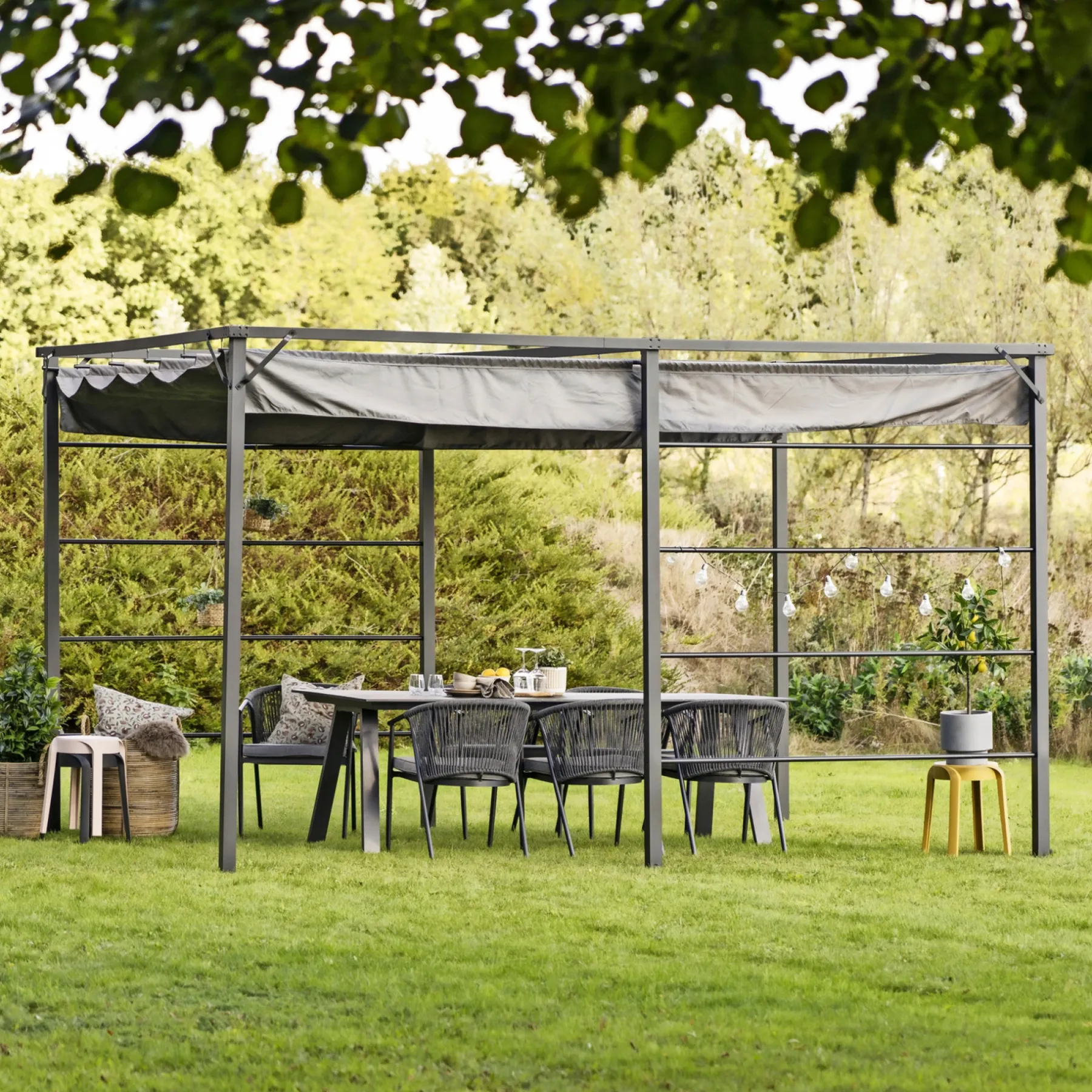 Pavilloner ^ Outrium CHANIA MED RULLETAG PERGOLA 2.98 X 3.98 M