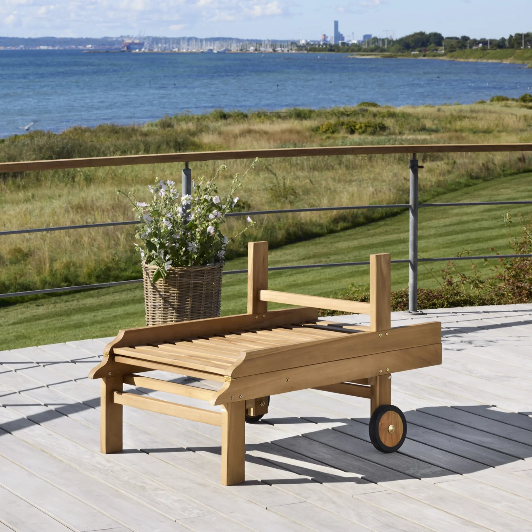 Solsenge ^ Outrium JAKARTA SOLVOGN TEAK