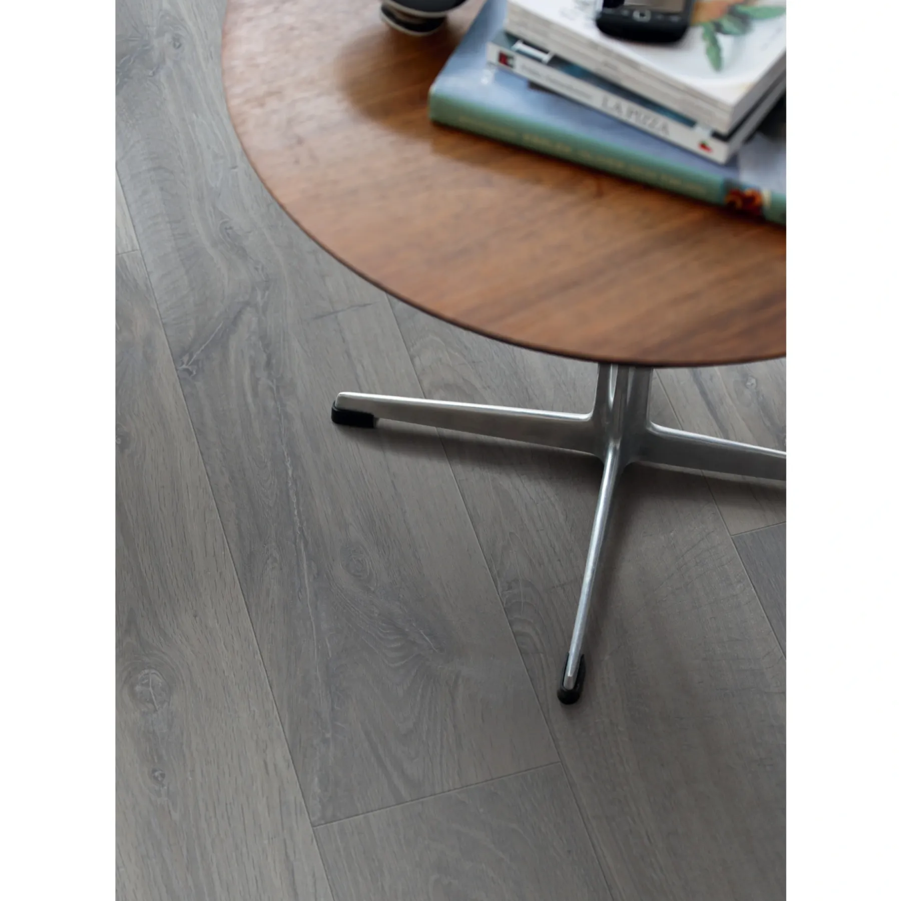 Laminatgulve ^ Pergo VISBY LAMINATGULV URBAN GREY OAK