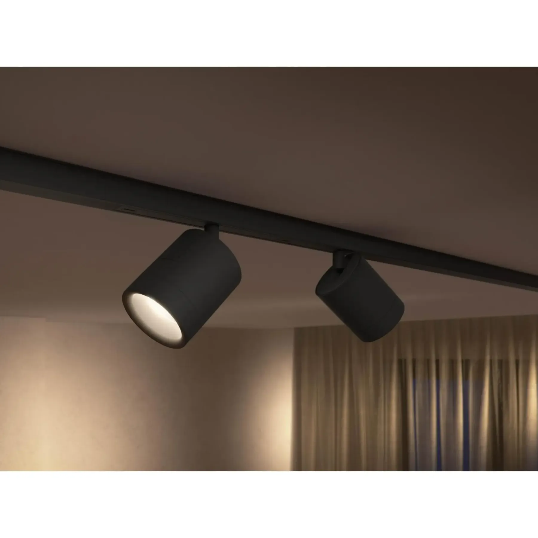Smart Belysning ^ Philips Hue PERIFO SPOTLIGHT SKINNESYSTEM SORT LED 5W