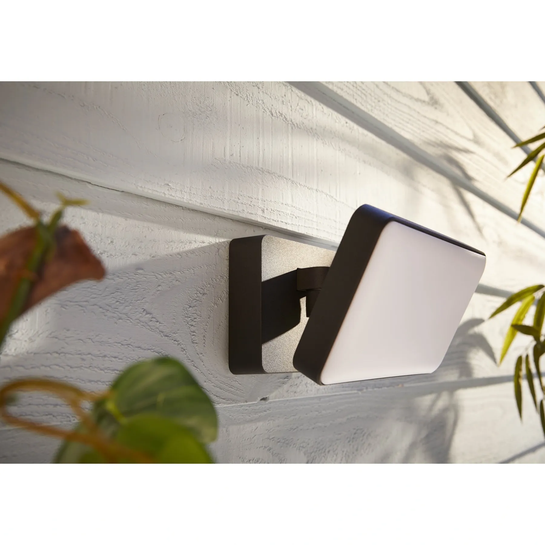 WCA DISCOVER UDENDØRS VÆGLAMPE 31W SORT>Philips Hue Best