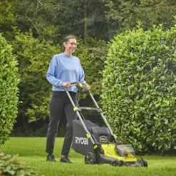 PLÆNEKLIPPER AKKU 18V MED BATTERI OG LADER>Ryobi New