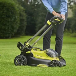 PLÆNEKLIPPER AKKU 18V MED BATTERI OG LADER>Ryobi New