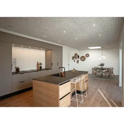 Træbeton ^ Troldtekt V-LINE 1WAY AKUSTIKPLADE 25 X 600 X 1200 MM ULTRAFIN HVID 101