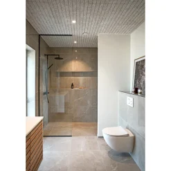 Træbeton ^ Troldtekt V-LINE 1WAY AKUSTIKPLADE 25 X 600 X 1200 MM ULTRAFIN HVID 101